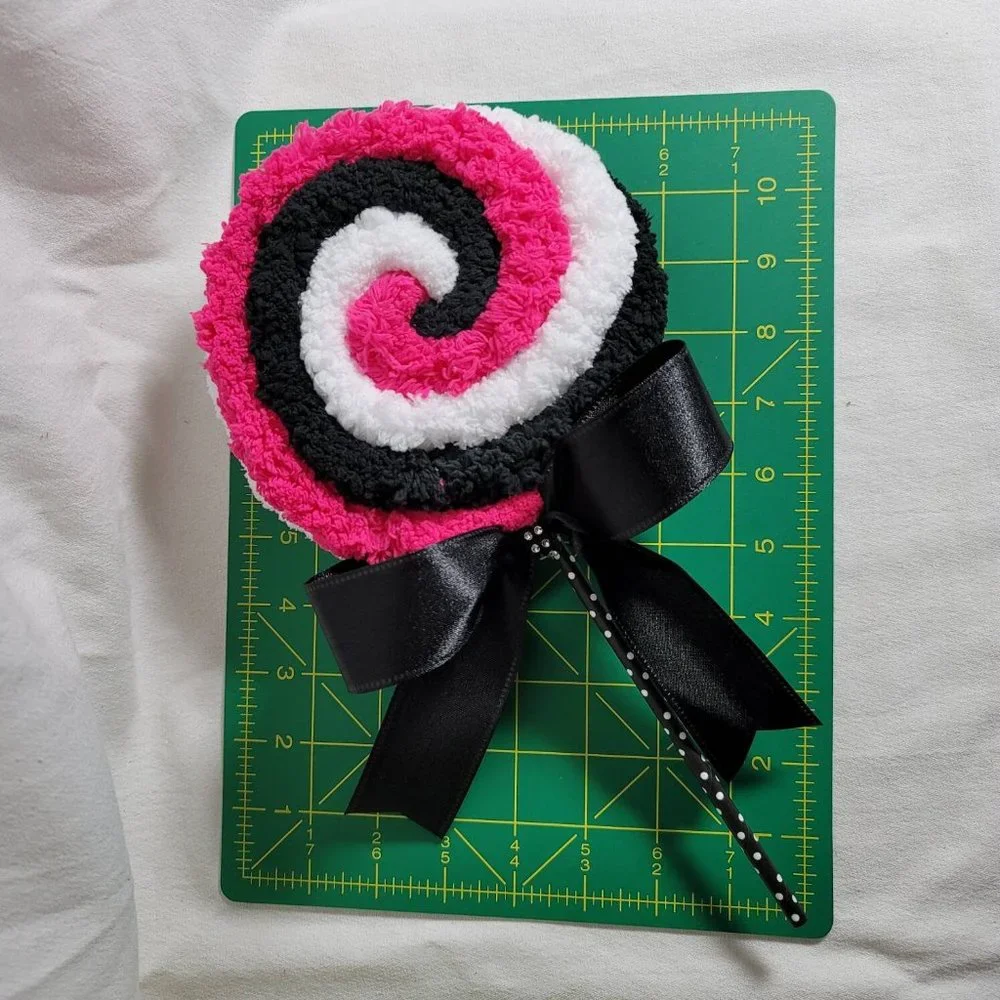 Decorative Chunky Yarn‎ Hot Pink White & Black Lollipops Black w Polka Dot Stick